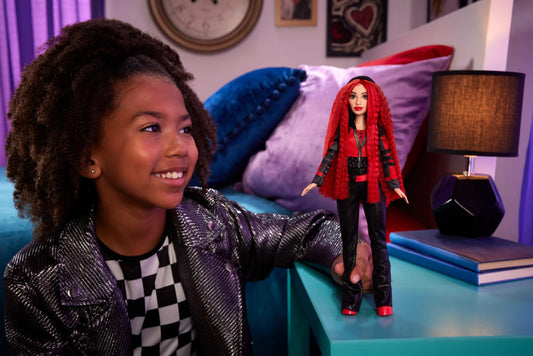 Disney Descendants: The Rise Of Red Doll Singing Red Doll With Movie-inspired CloThes & Accessories, Sings “Red”